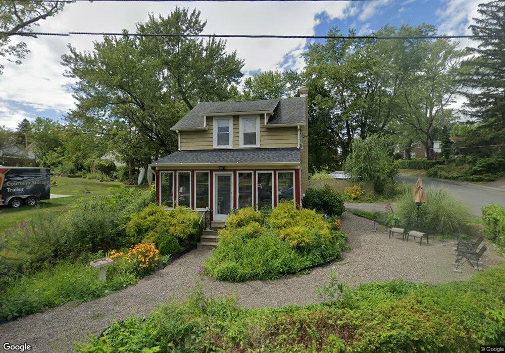 36 Lakeshore Dr, Rensselaer, NY 12144 - photo 1