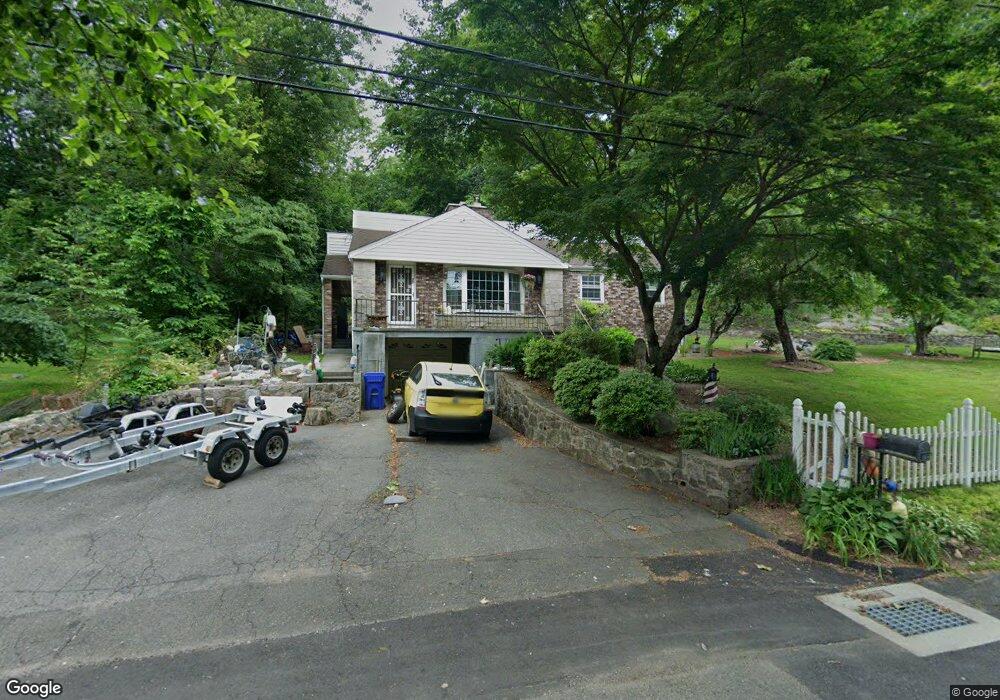 27 Noahs Lane Extension, Norwalk, CT 06851 - photo 1