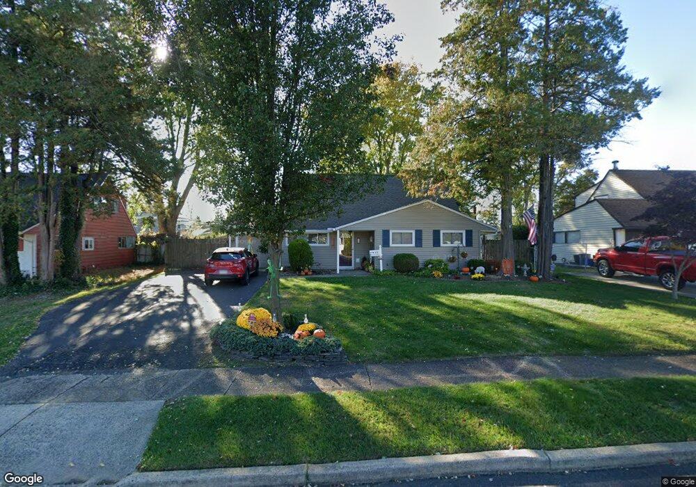 15 Downhill Rd, Levittown, PA 19056 - photo 1