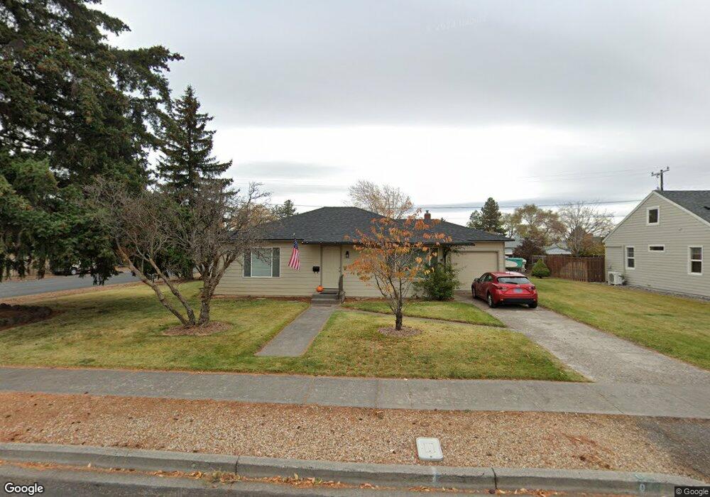 951 SW 13th St, Redmond, OR 97756 - photo 1