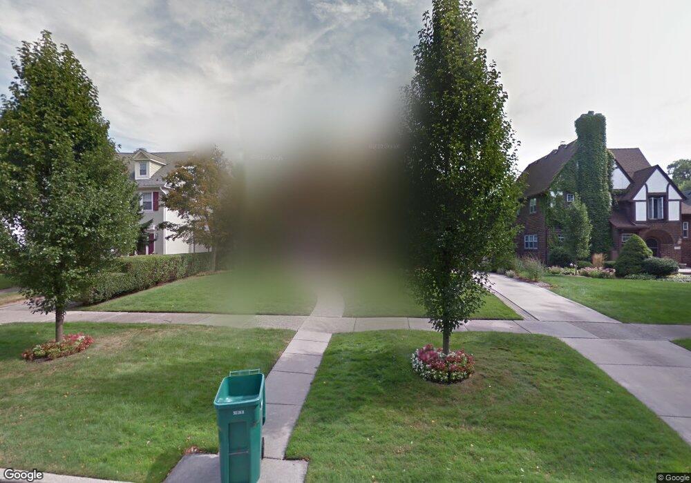 1012 Yorkshire Rd, Grosse Pointe Park, MI 48230 - photo 1