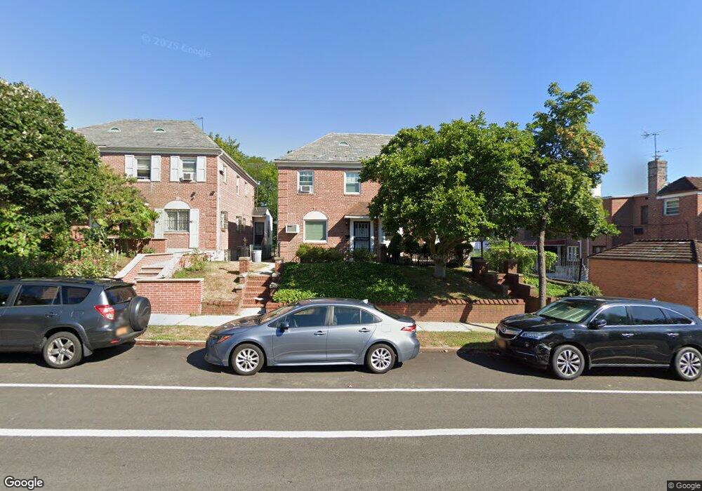 17527 73rd Ave, Fresh Meadows, NY 11366 - photo 1