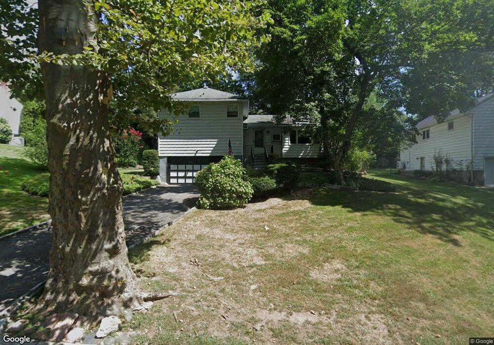 5 Sycamore Rd, Glen Cove, NY 11542 - photo 1