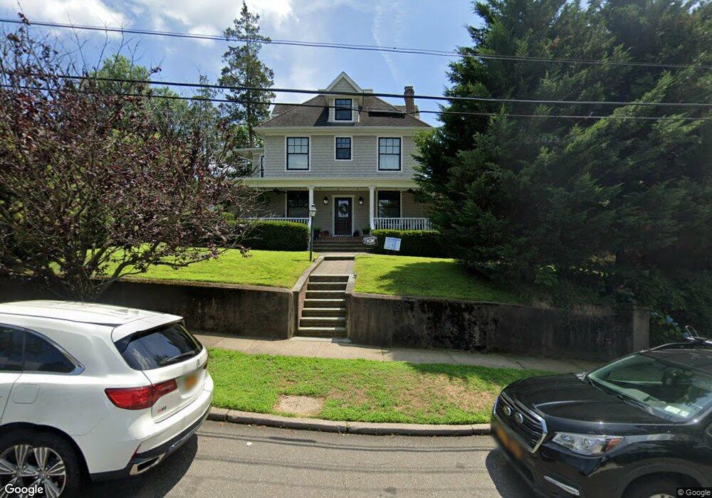 28 Bayview Ave, Port Washington, NY 11050 - photo 1