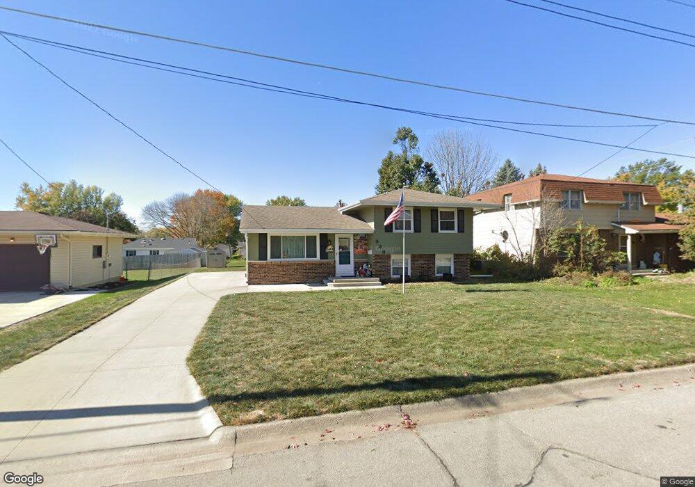 333 E 25th St N, Newton, IA 50208 - photo 1