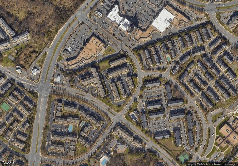 2490 Quick St unit 102, Herndon, VA 20171 - photo 1