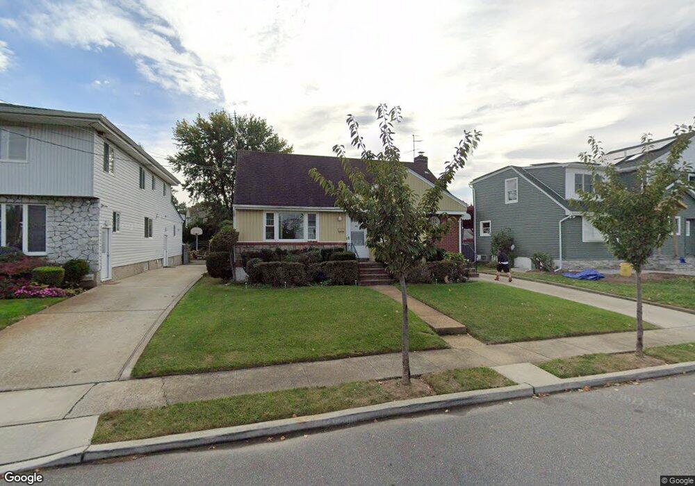 24 Leach St unit 1, Lynbrook, NY 11563 - photo 1