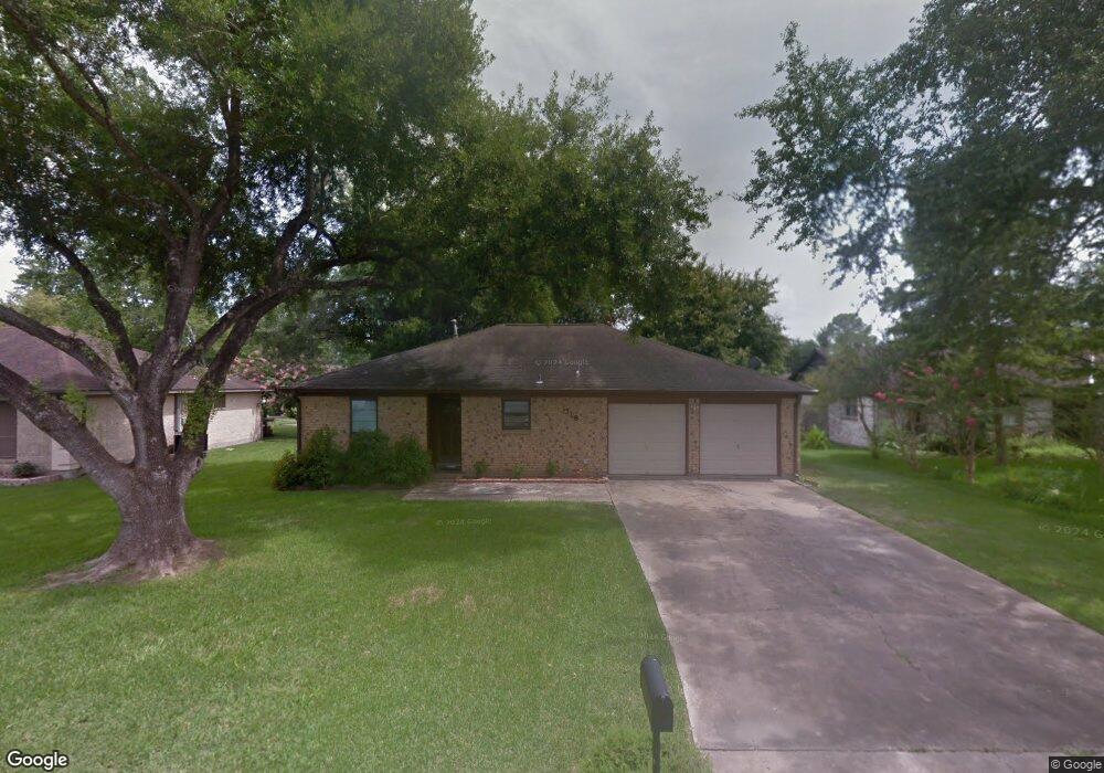 318 Coventry Ln, Alvin, TX 77511 - photo 1