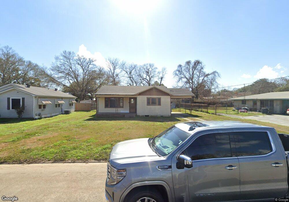 121 N Richelieu Cir, New Iberia, LA 70560 - photo 1