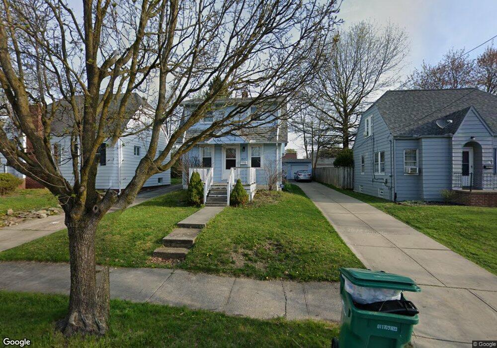 18641 Raymond St, Maple Heights, OH 44137 - photo 1