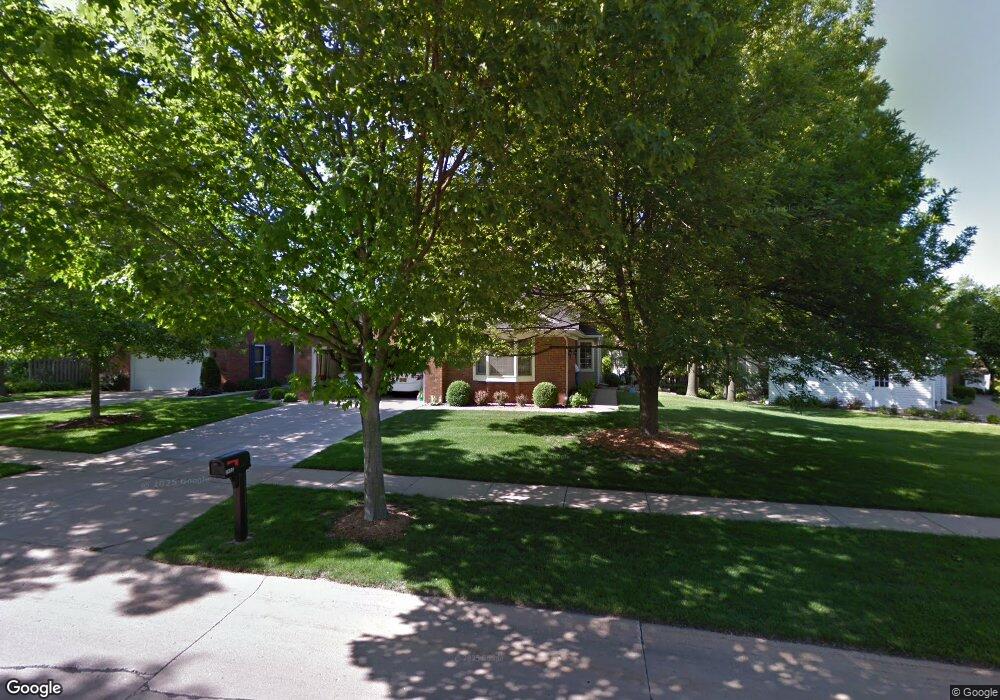 3906 Red Cedar Dr NE, Cedar Rapids, IA 52402 - photo 1