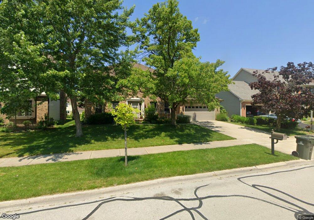 1439 Canyon Run Rd, Naperville, IL 60565 - photo 1