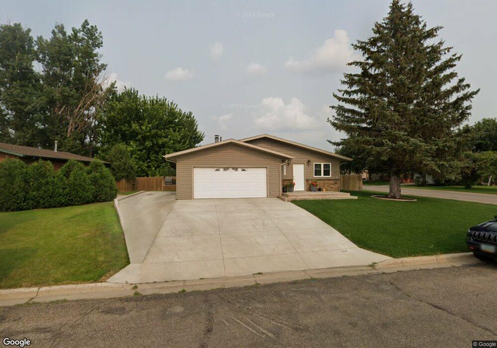 1322 10th St SW, Jamestown, ND 58401 - photo 1