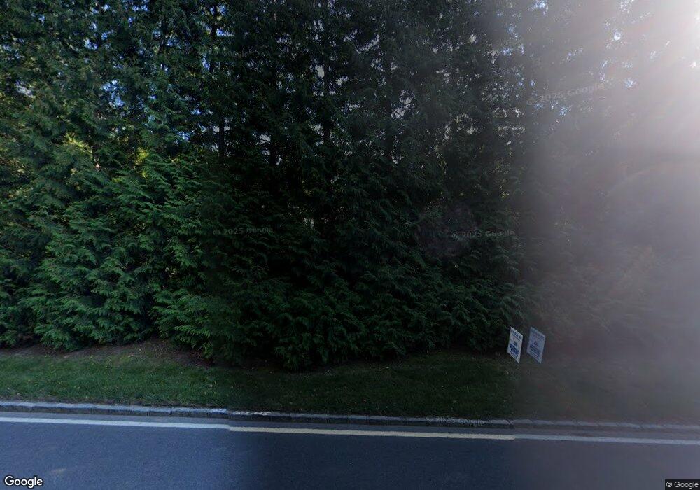 202 Duck Pond Rd, Glen Cove, NY 11542 - photo 1