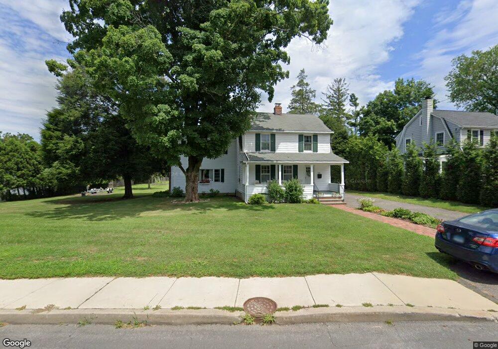 1220 Unquowa Rd W, Fairfield, CT 06824 - photo 1