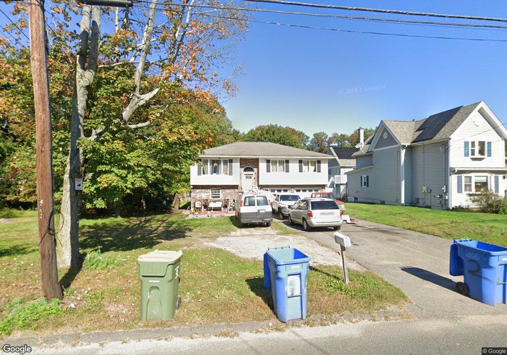 401 Pearl Lake Rd, Waterbury, CT 06706 - photo 1