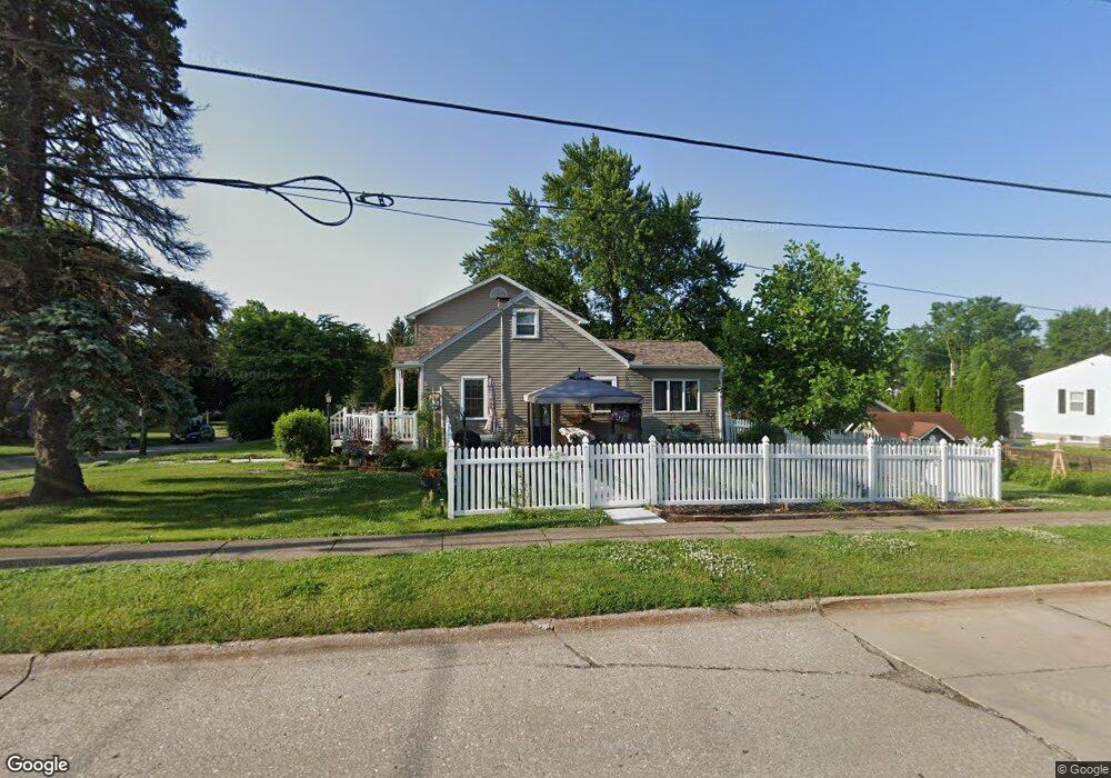 3436 N Sturdevant St, Davenport, IA 52806 - photo 1