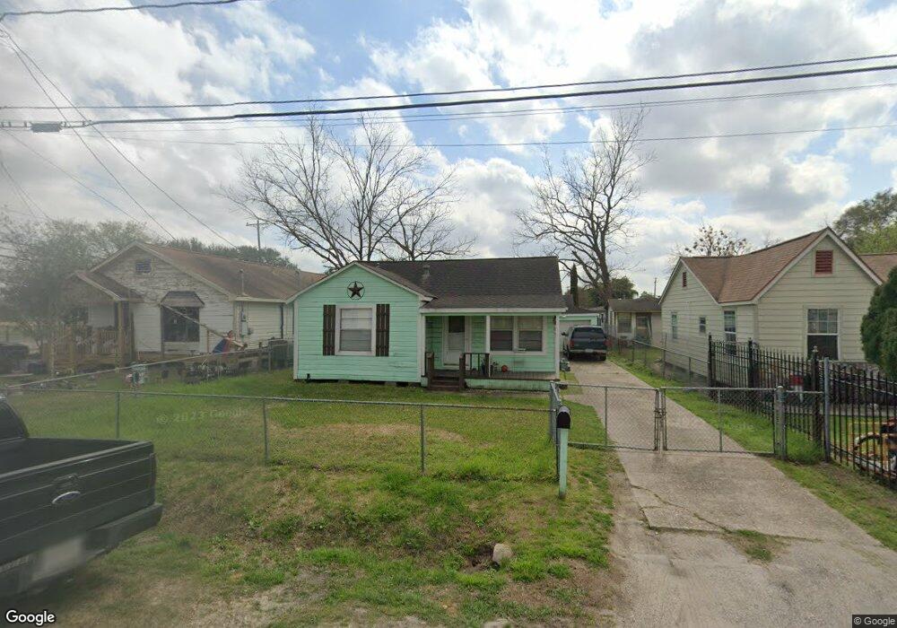 230 Burress St, Houston, TX 77022 - photo 1