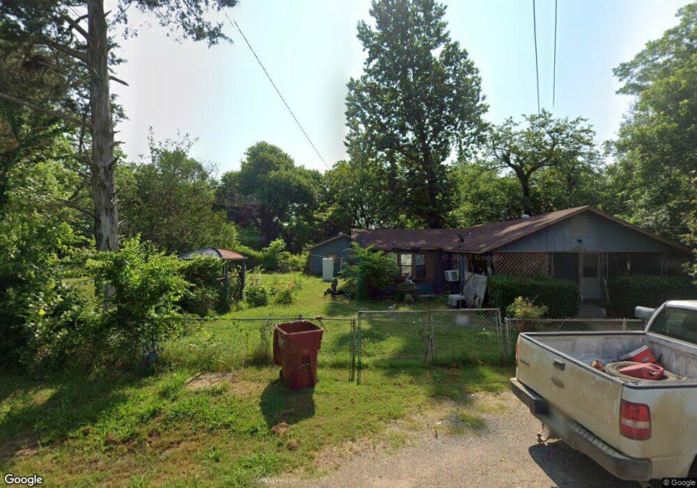 811 S J St, Hugo, OK 74743 - photo 1