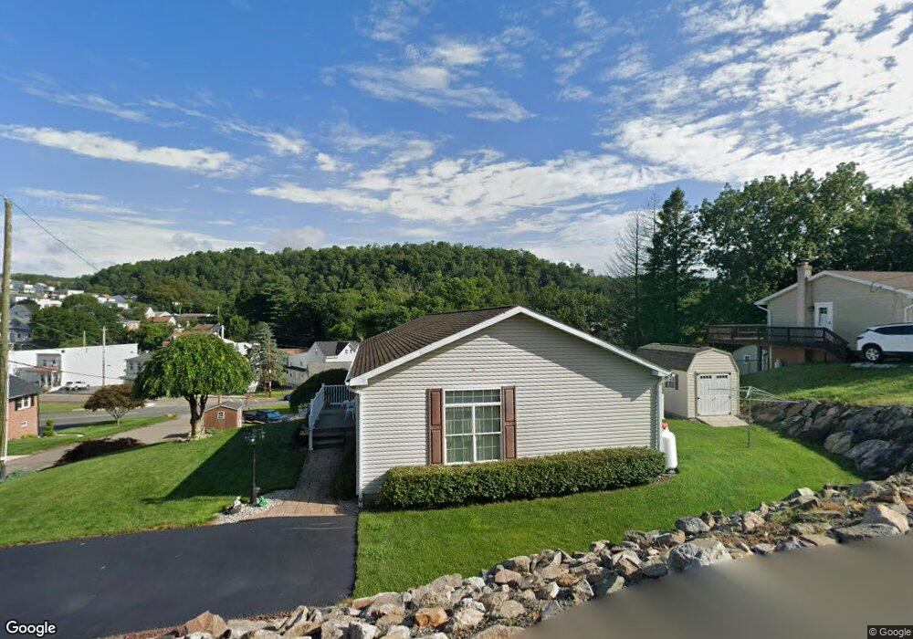 505 W Carroll St, Saint Clair, PA 17970 - photo 1