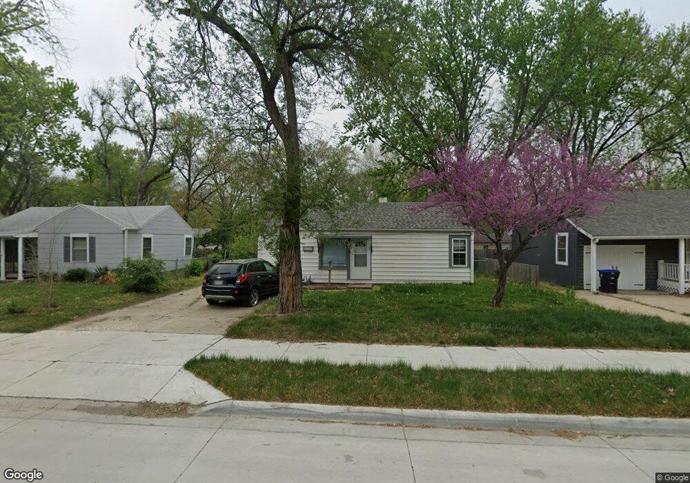 3632 SW 12th St, Topeka, KS 66604 - photo 1