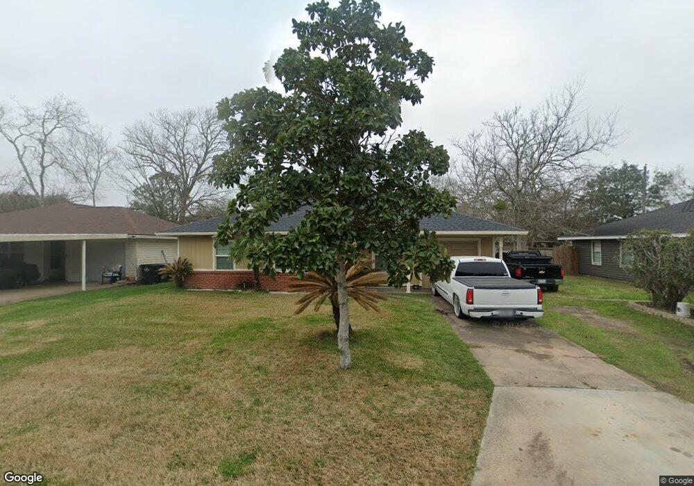 1704 S Park Dr, Alvin, TX 77511 - photo 1