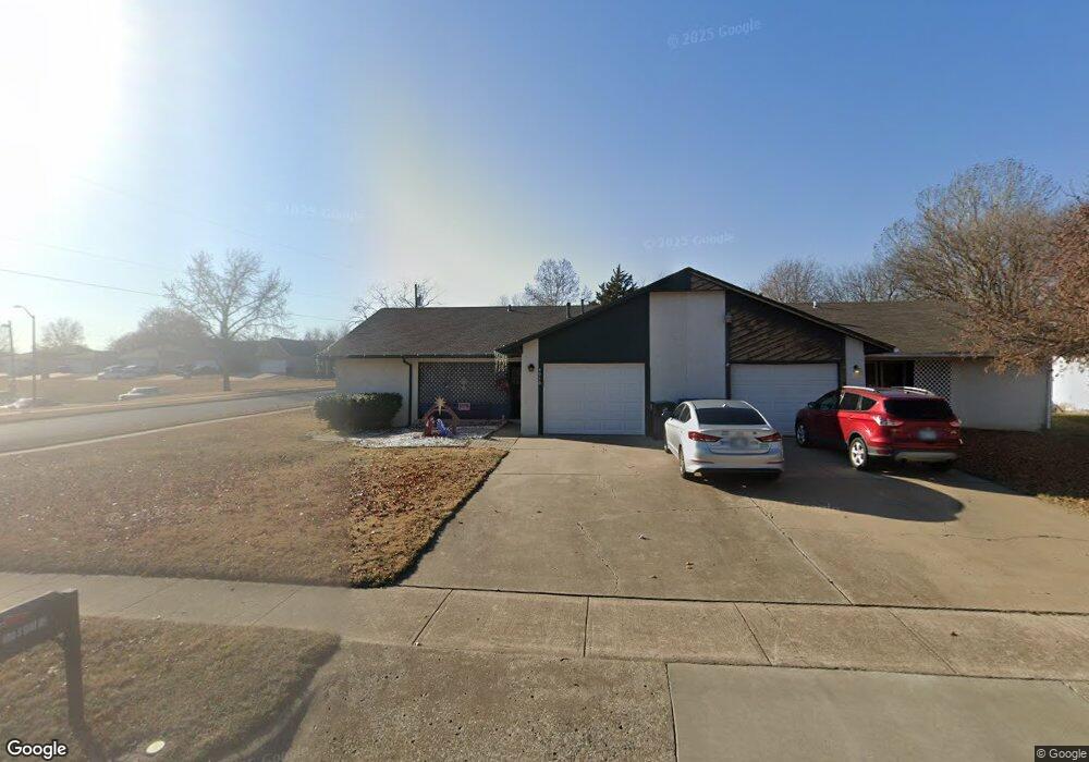 4910 S Gum Ave, Broken Arrow, OK 74011 - photo 1