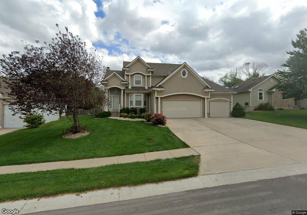 4427 SW Creekview Dr, Lees Summit, MO 64082 - photo 1