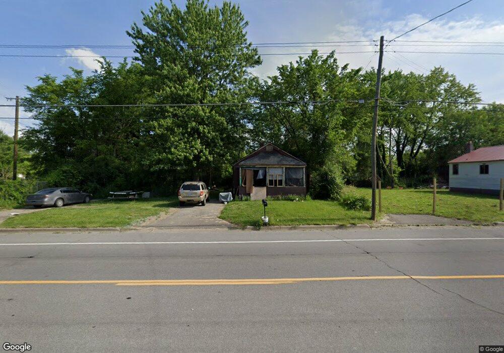 1382 W Carpenter Rd, Flint, MI 48505 - photo 1