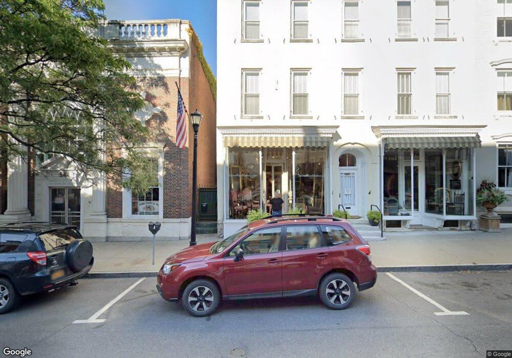 548 Warren St, Hudson, NY 12534 - photo 1