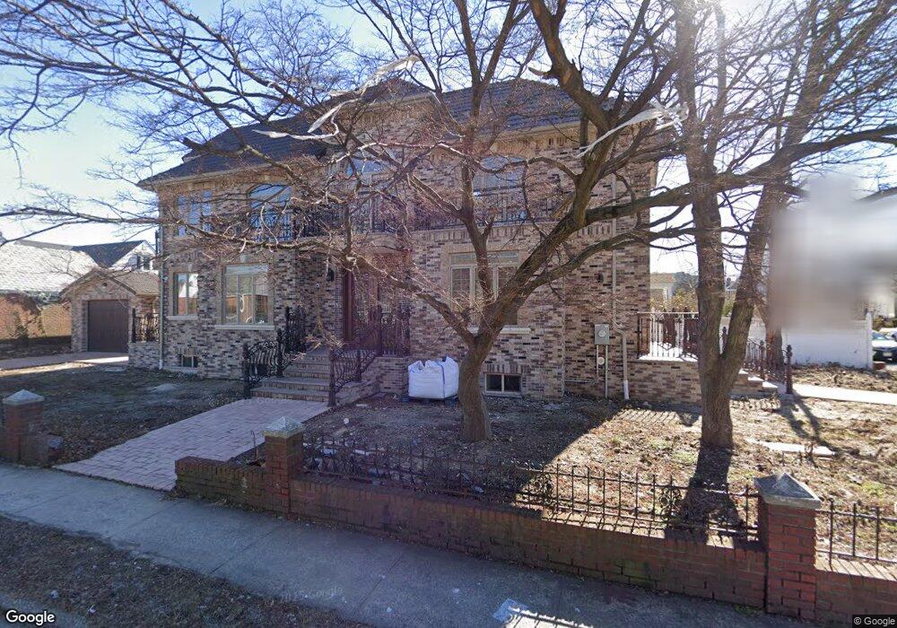 76-03 174th St, Fresh Meadows, NY 11366 - photo 1