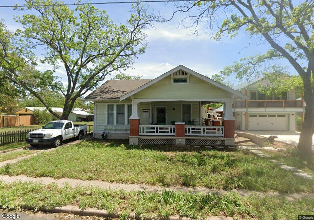 501 N Adams St, Fredericksburg, TX 78624 - photo 1