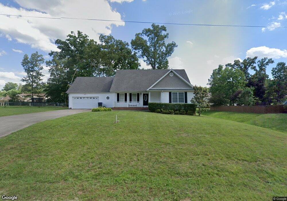 995 Indian Springs Cir, Manchester, TN 37355 - photo 1