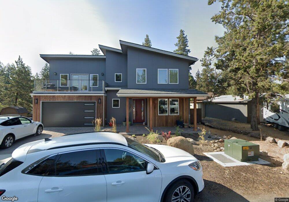 19985 Pinewood Rd, Bend, OR 97702 - photo 1