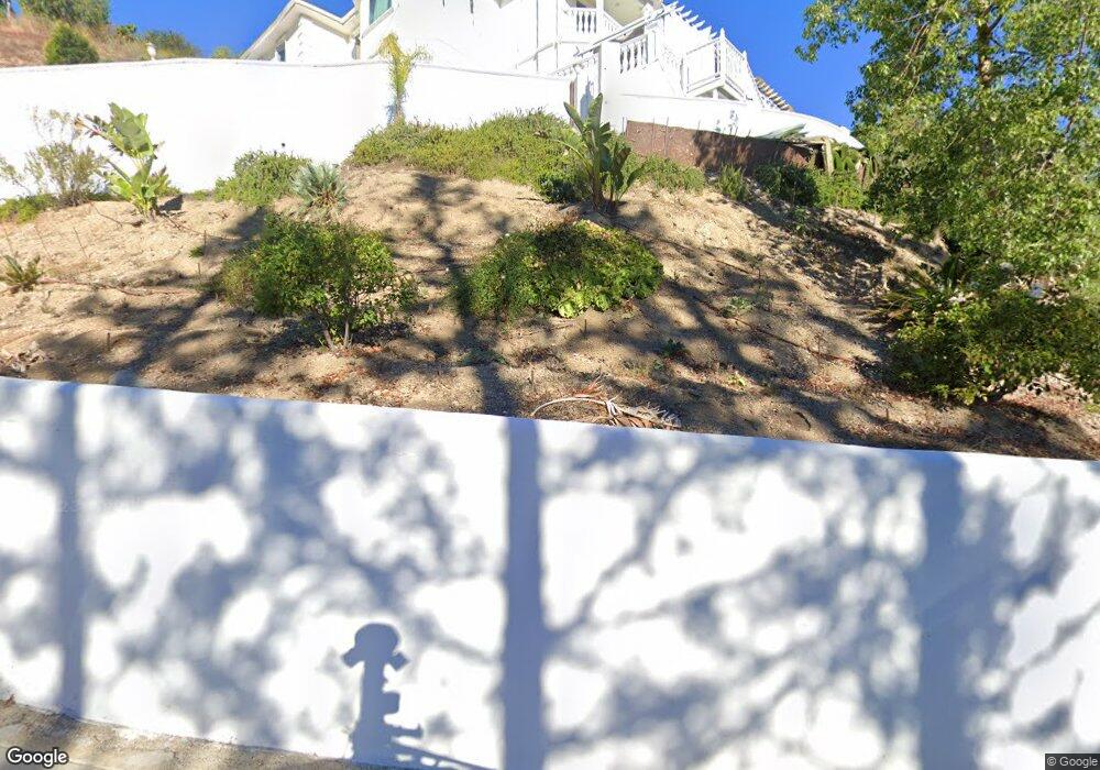 5005 Llano Dr, Woodland Hills, CA 91364 - photo 1