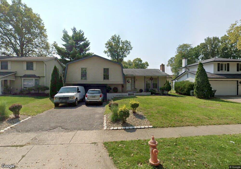 2141 Maplewood Dr, Columbus, OH 43229 - photo 1