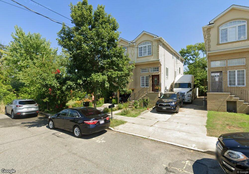 658 Quincy Ave, Staten Island, NY 10305 - photo 1