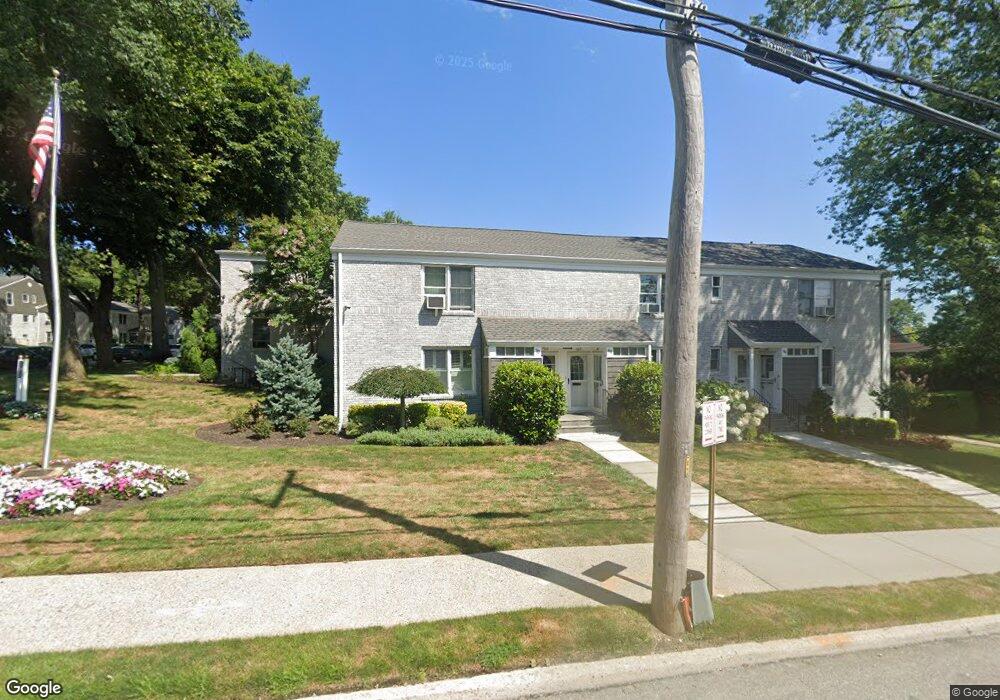 70 Sea Cliff Ave unit 70, Glen Cove, NY 11542 - photo 1