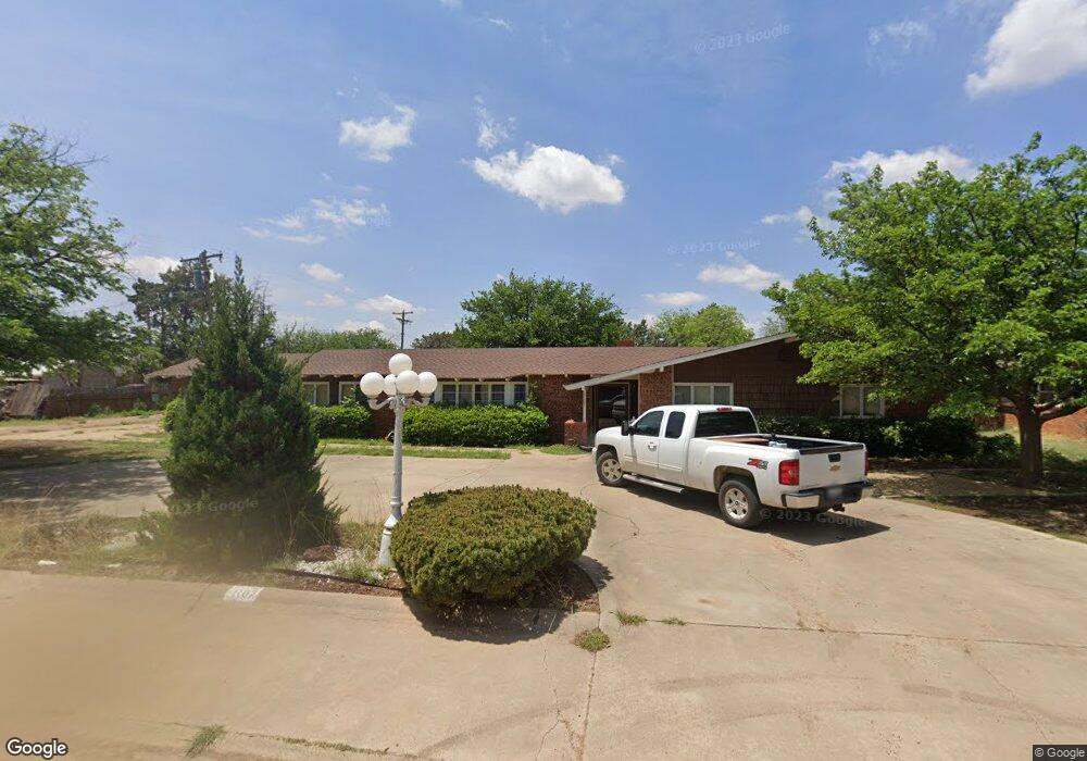 1107 Xenia St, Plainview, TX 79072 - photo 1