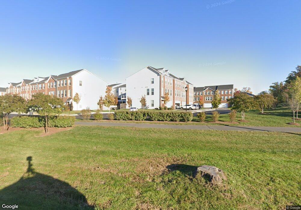 42267 Lancaster Woods Square, Chantilly, VA 20152 - photo 1