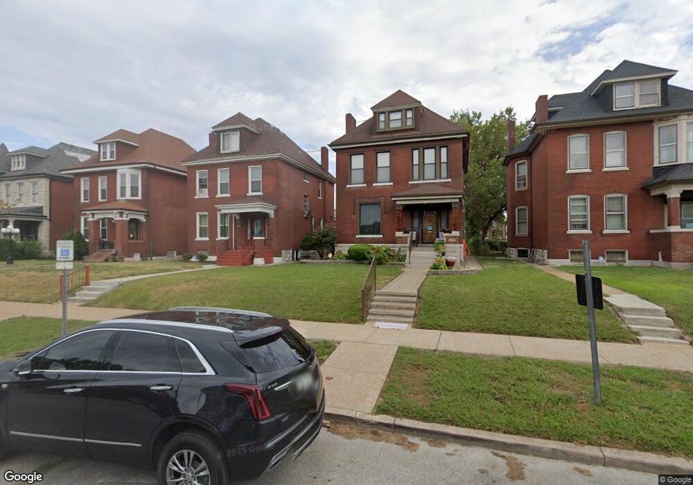 4558 Holly Ave, Saint Louis, MO 63115 - photo 1