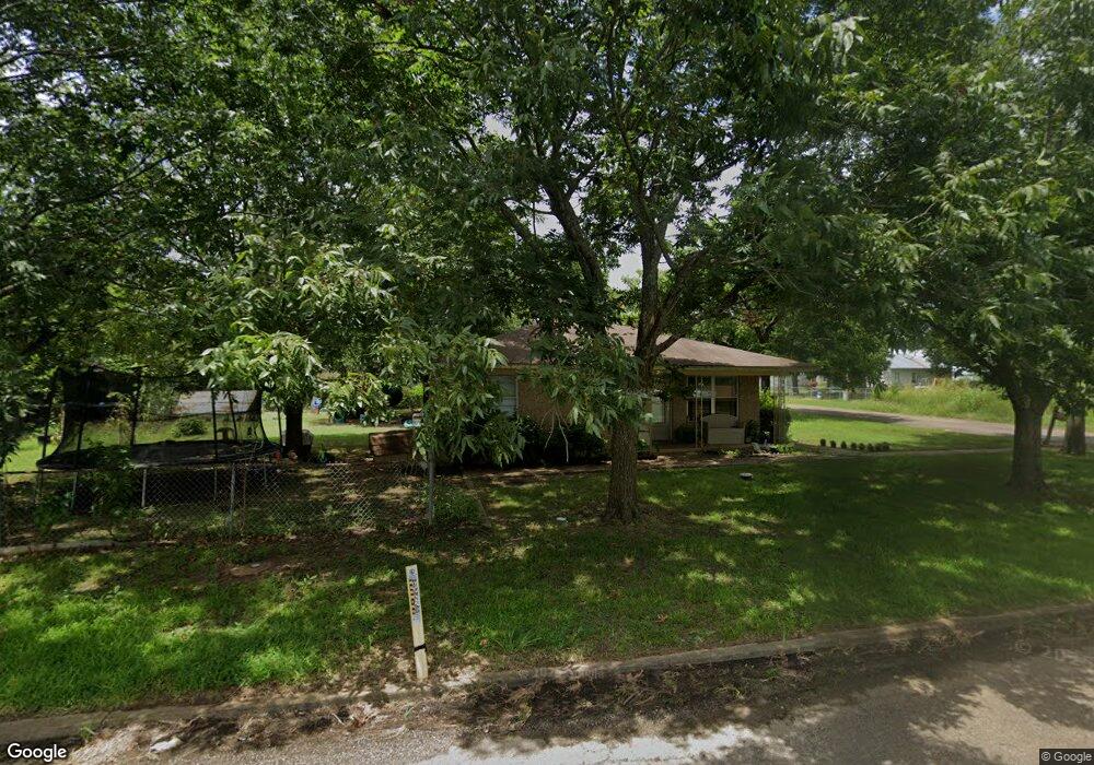 302 S 10th St, Hugo, OK 74743 - photo 1