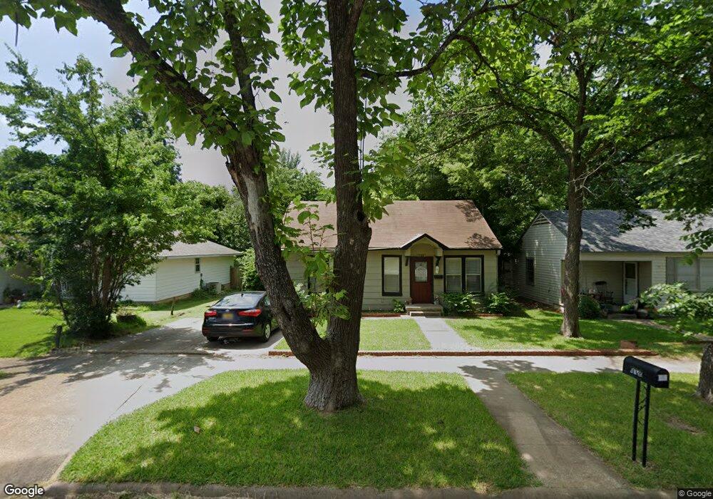 1126 W Chestnut St, Denison, TX 75020 - photo 1