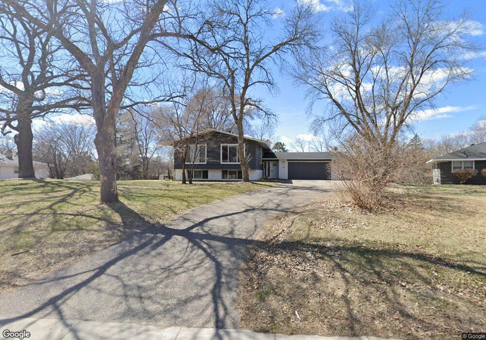 5152 Woodridge Rd, Minnetonka, MN 55345 - photo 1