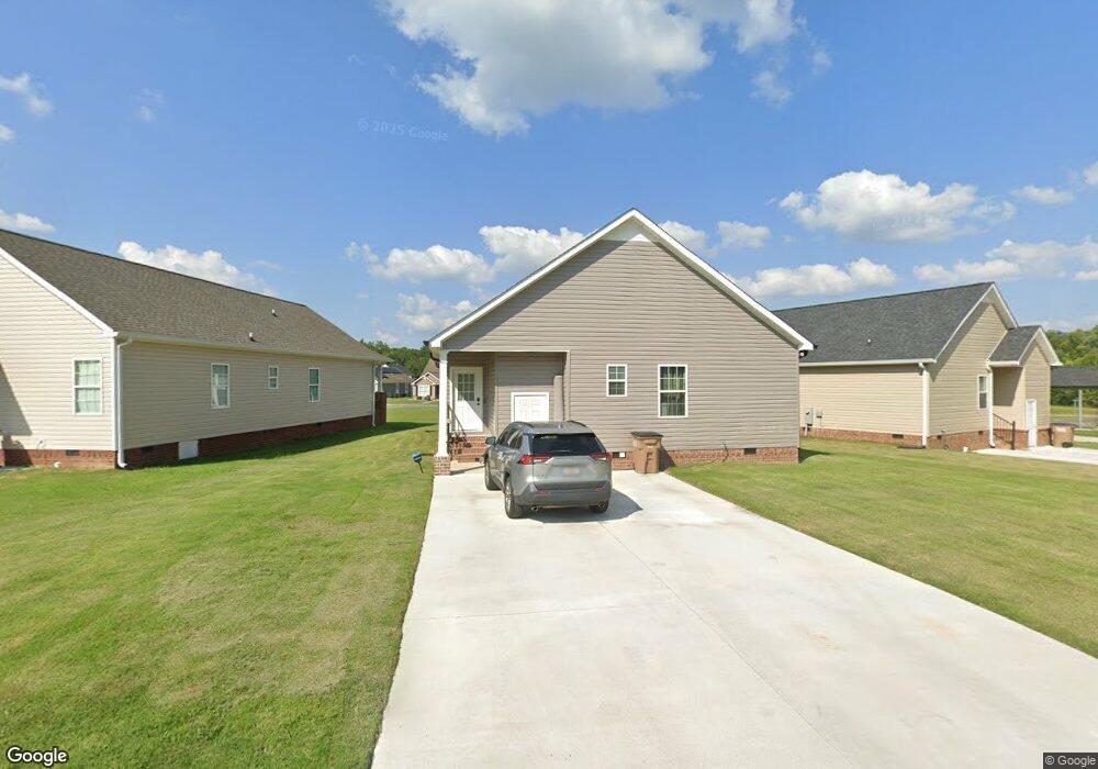 407 Coahulla Creek Dr, Dalton, GA 30721 - photo 1