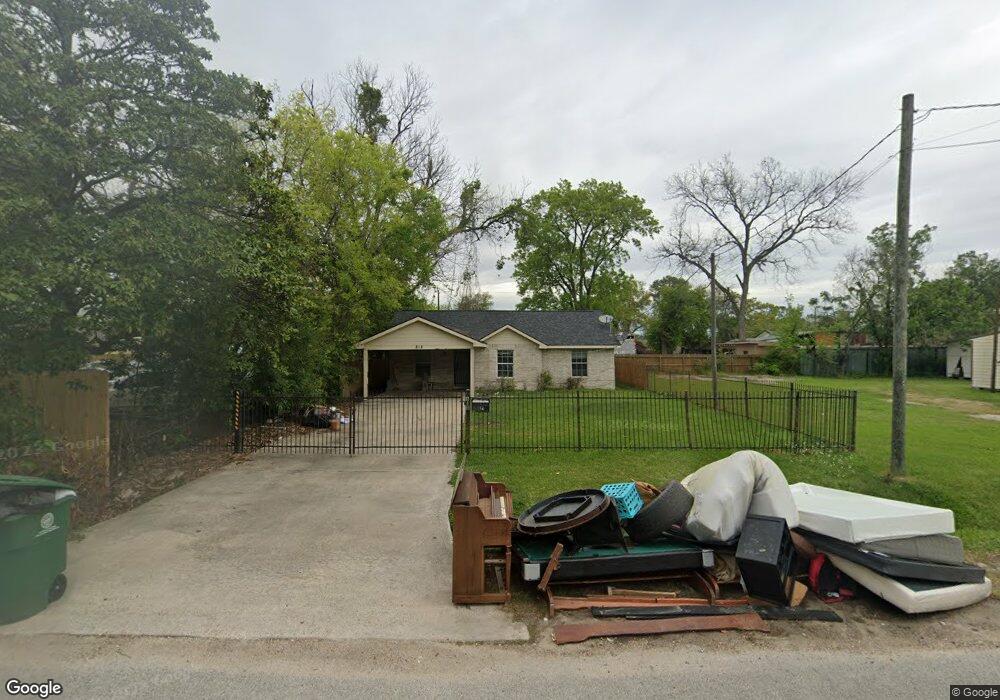 818 Lucky St, Houston, TX 77088 - photo 1