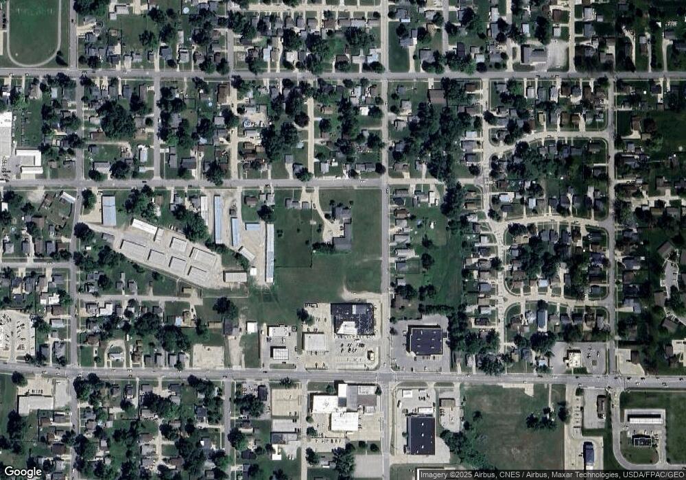 1111 N 3rd Ave E, Newton, IA 50208 - photo 1