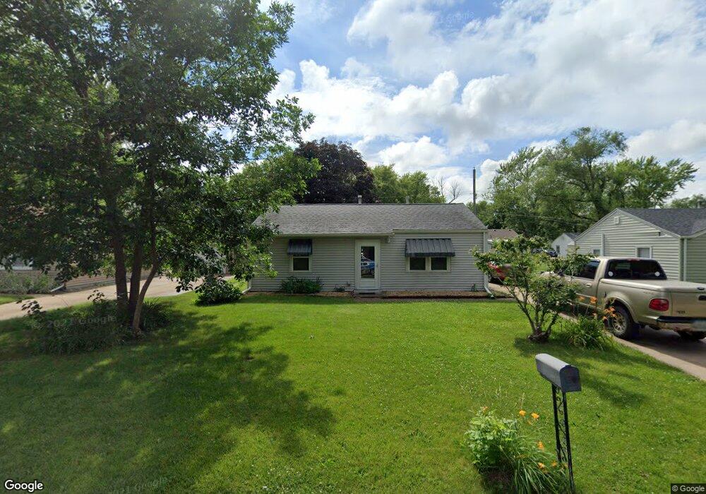 7308 Kelling St, Davenport, IA 52806 - photo 1