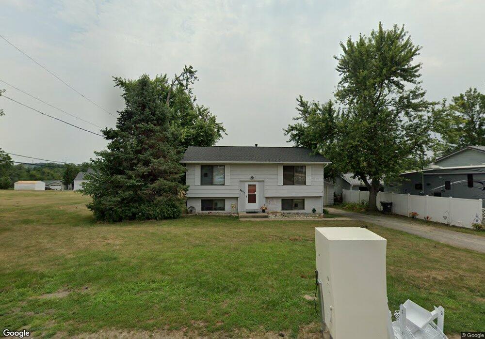 1023 Summit Ave SW, Cedar Rapids, IA 52404 - photo 1
