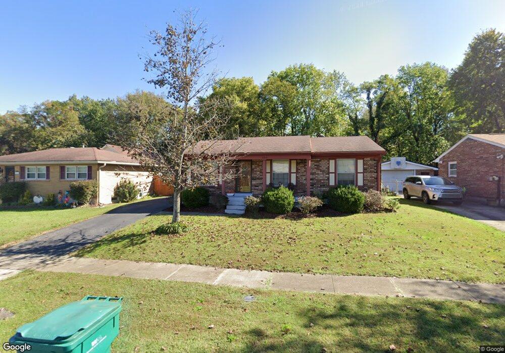 9215 Lantana Dr, Louisville, KY 40229 - photo 1